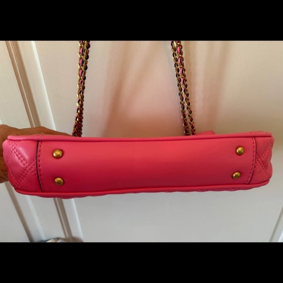 Pink Guess Giully convertible crossbody flap bag. - Picture 3 of 10